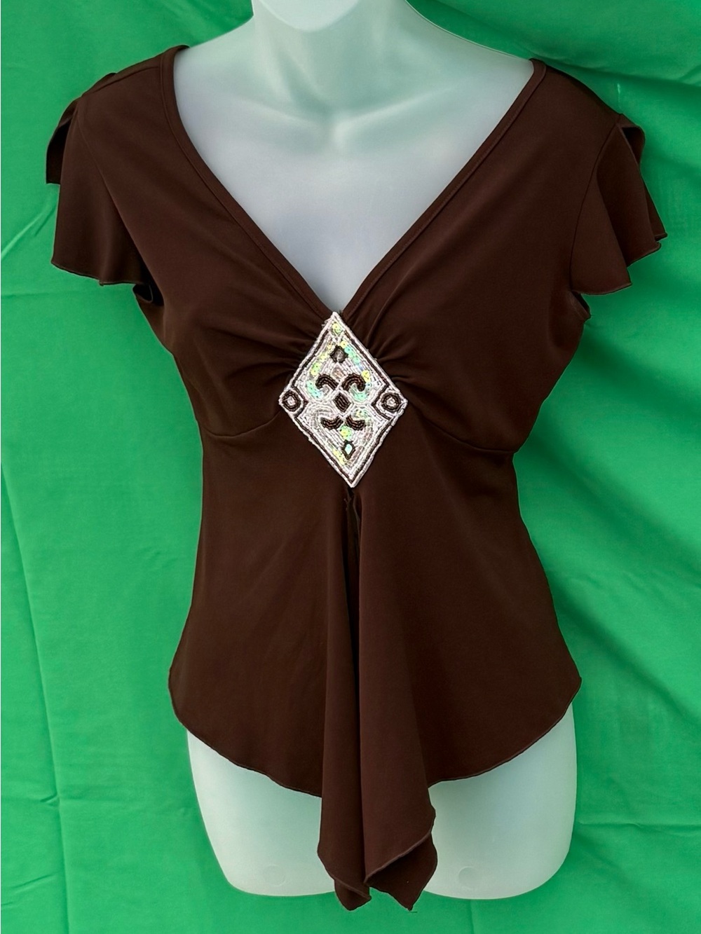 Kiwi Brown Flutter Sleeve Beaded Medallion Top Women’s M